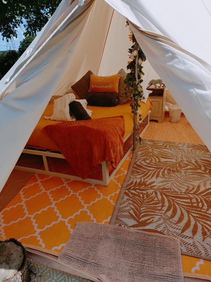 The White Dove Bed And Breakfast With Bell Tents And Private Hot Tubs Coddington  Exteriér fotografie