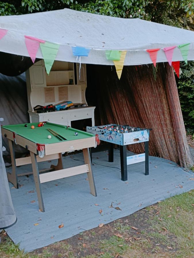 The White Dove Bed And Breakfast With Bell Tents And Private Hot Tubs Coddington  Exteriér fotografie