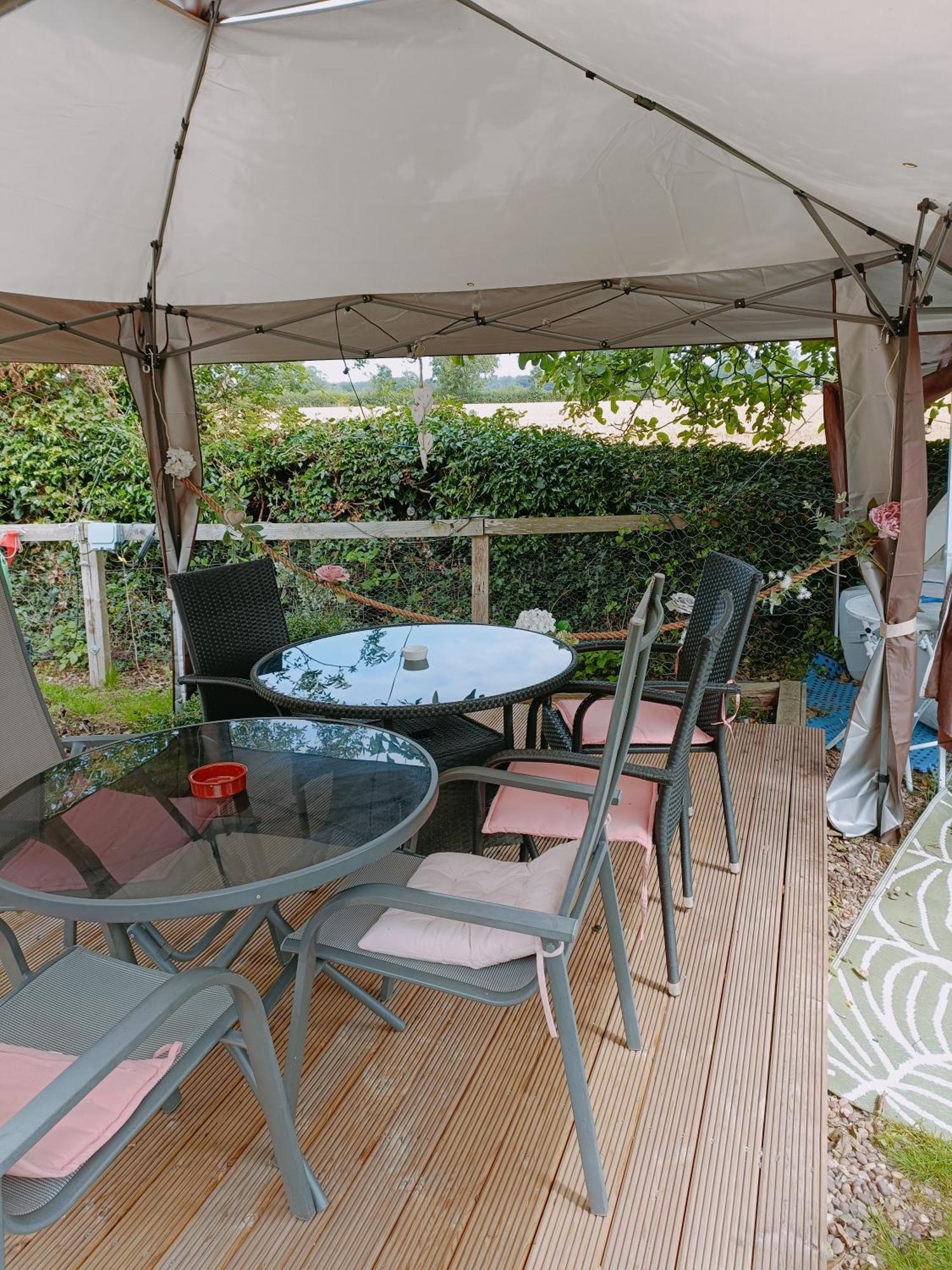 The White Dove Bed And Breakfast With Bell Tents And Private Hot Tubs Coddington  Exteriér fotografie